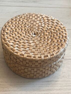 Woven Round Box with Set of 5 Coasters